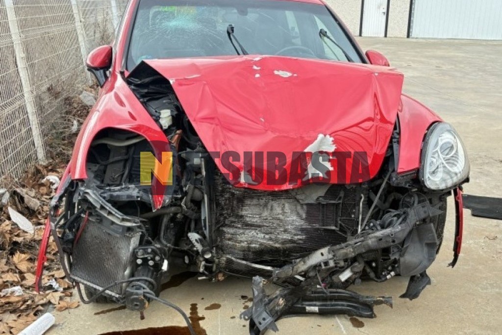 Porsche Cayenne S Hybrid 2011