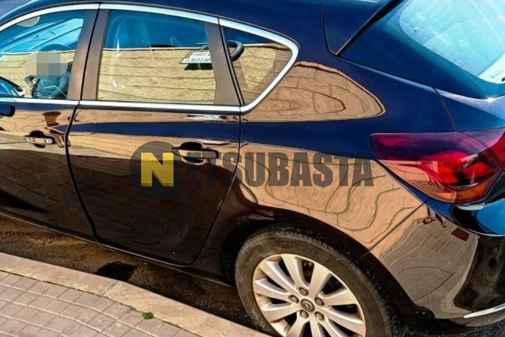 Opel Astra 1.6 CDTi 2014