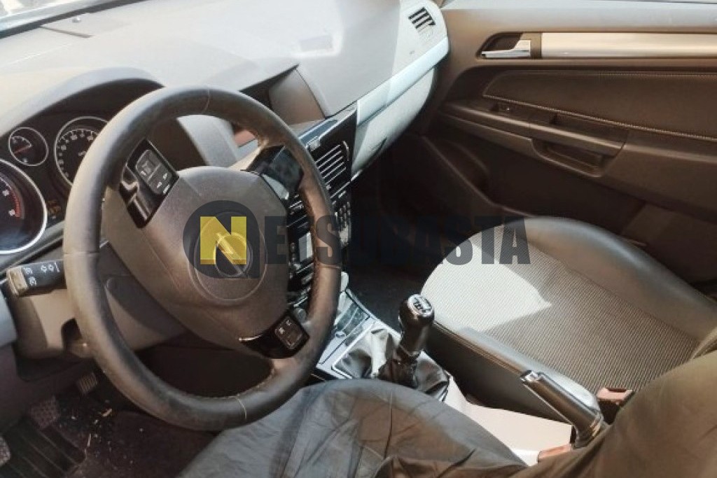 Opel Astra Sedán 1.7 CDTi 2010