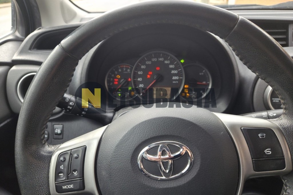 Toyota Yaris 100 2011