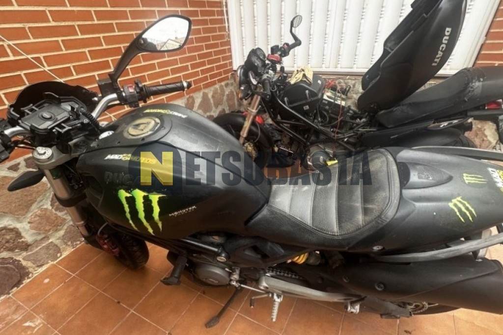 Ducati MONSTER 696 2012