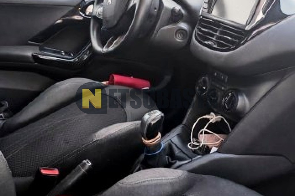 Peugeot 208 1.2 VTi PureTech 2012