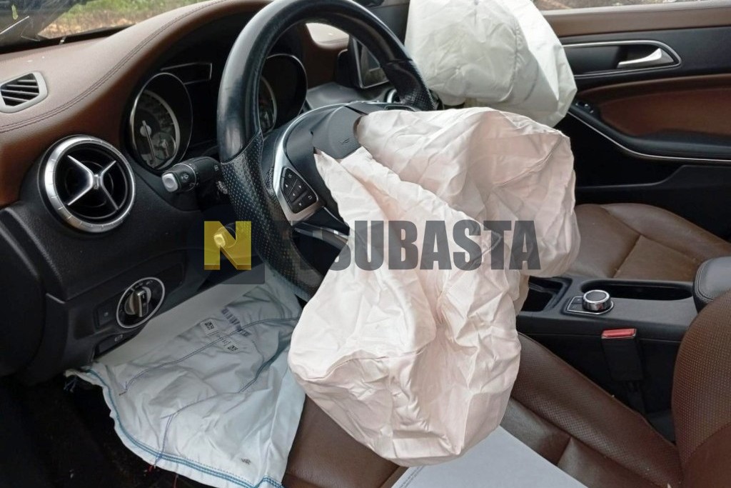 Mercedes-Benz CLA 220 d Coupé 7G-DCT 2015