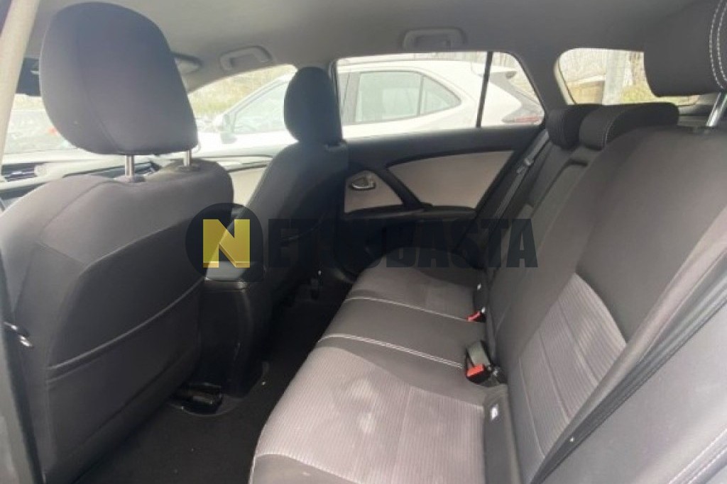 Toyota Avensis Touring Sports 150D 2016