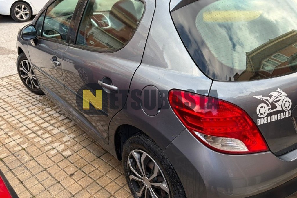 Peugeot 207 1.4i 2010
