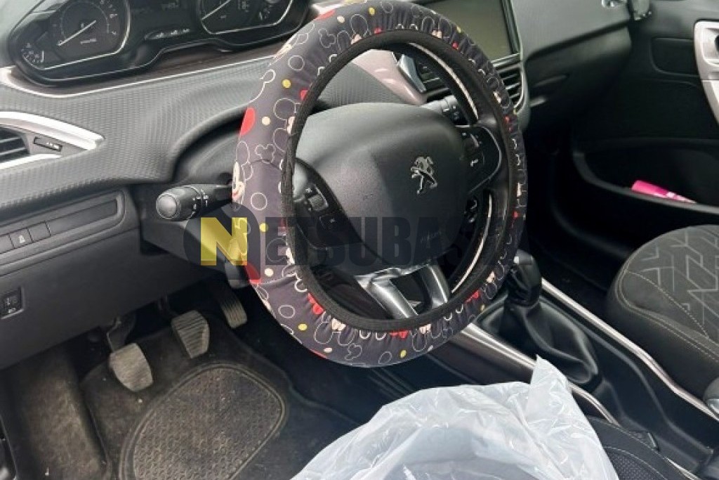 Peugeot 2008 1.2 VTi 2014