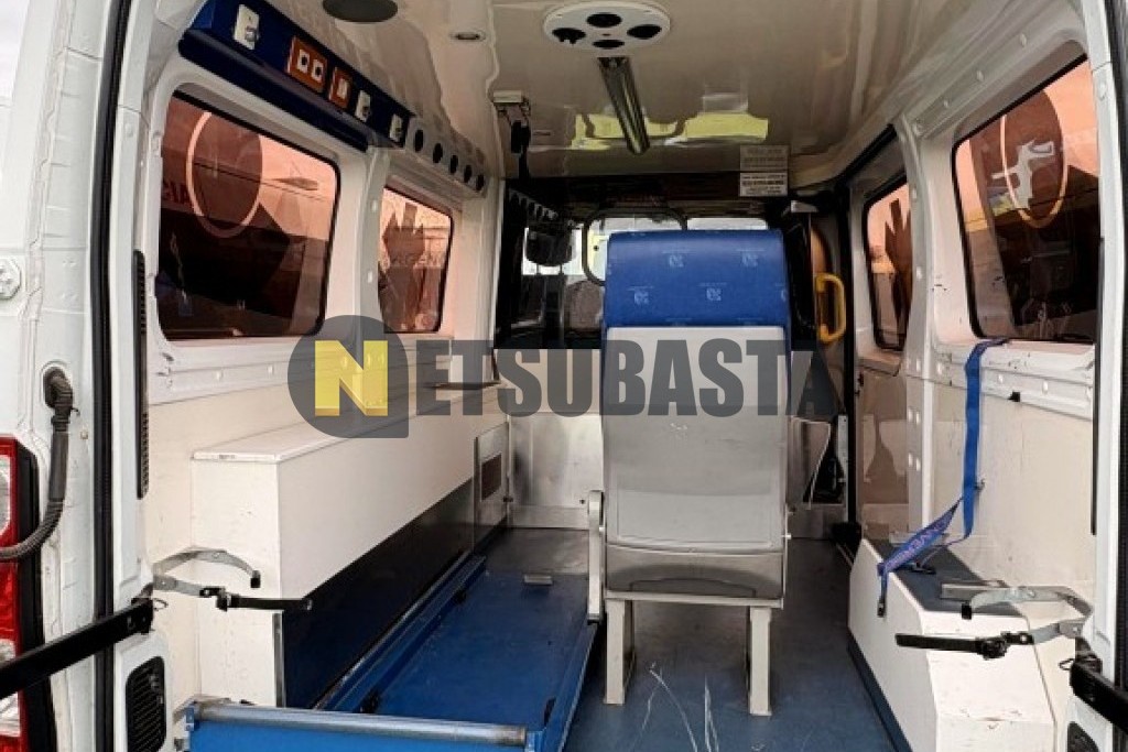 Renault Master 2.3 dCi Ambulancia 2013