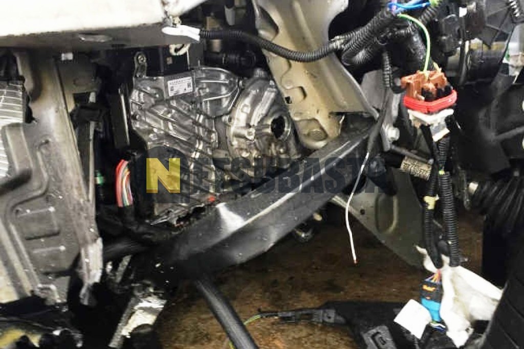 Peugeot 2008 Hybrid e-DCS6 2025