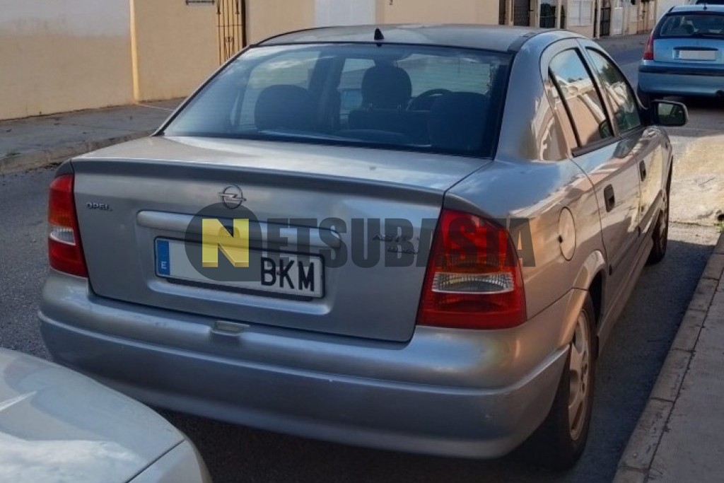 Opel Astra Sedan 1.8 16v 2001