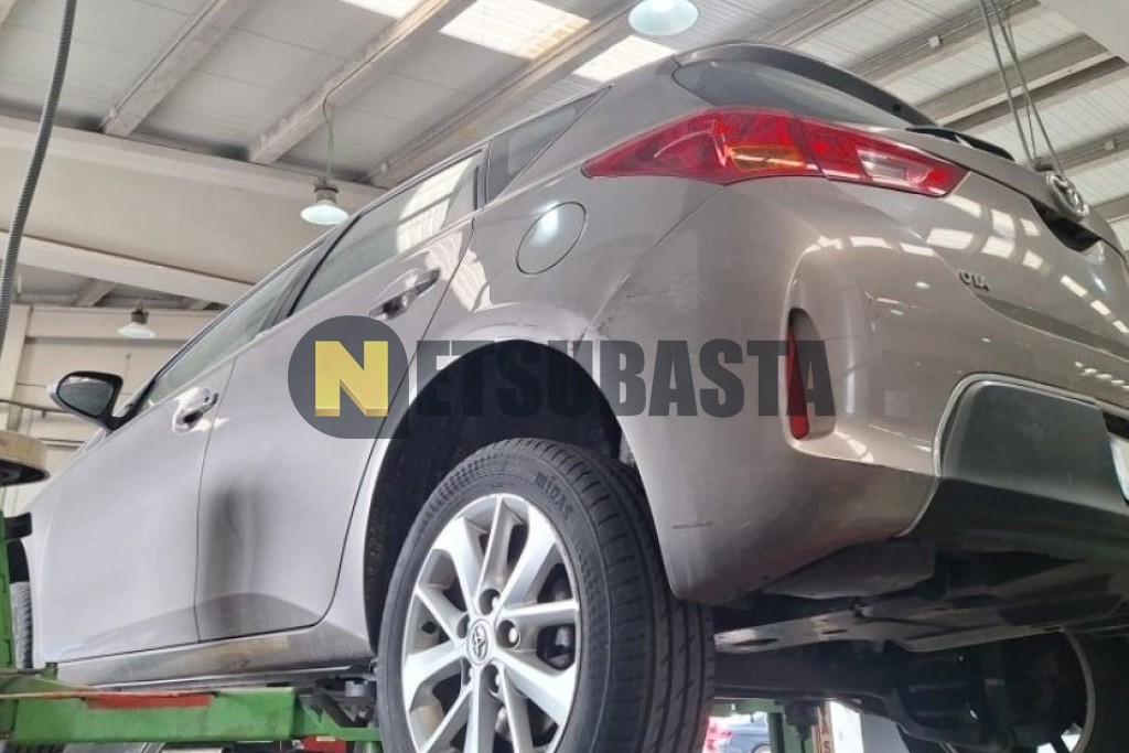 Toyota Auris 90D 2013