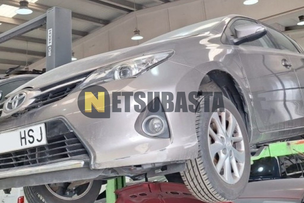 Toyota Auris 90D 2013