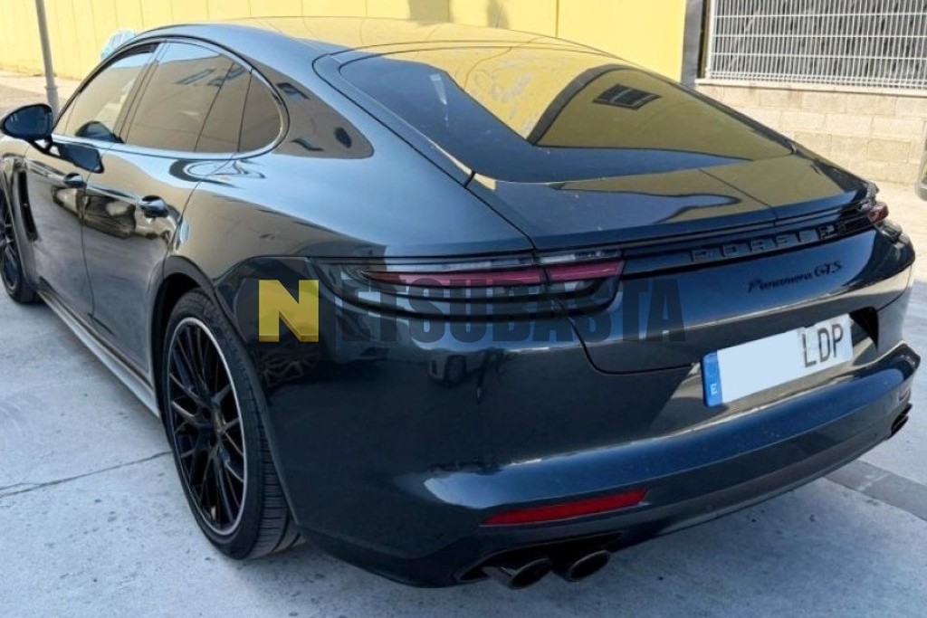 Porsche Panamera GTS 2019
