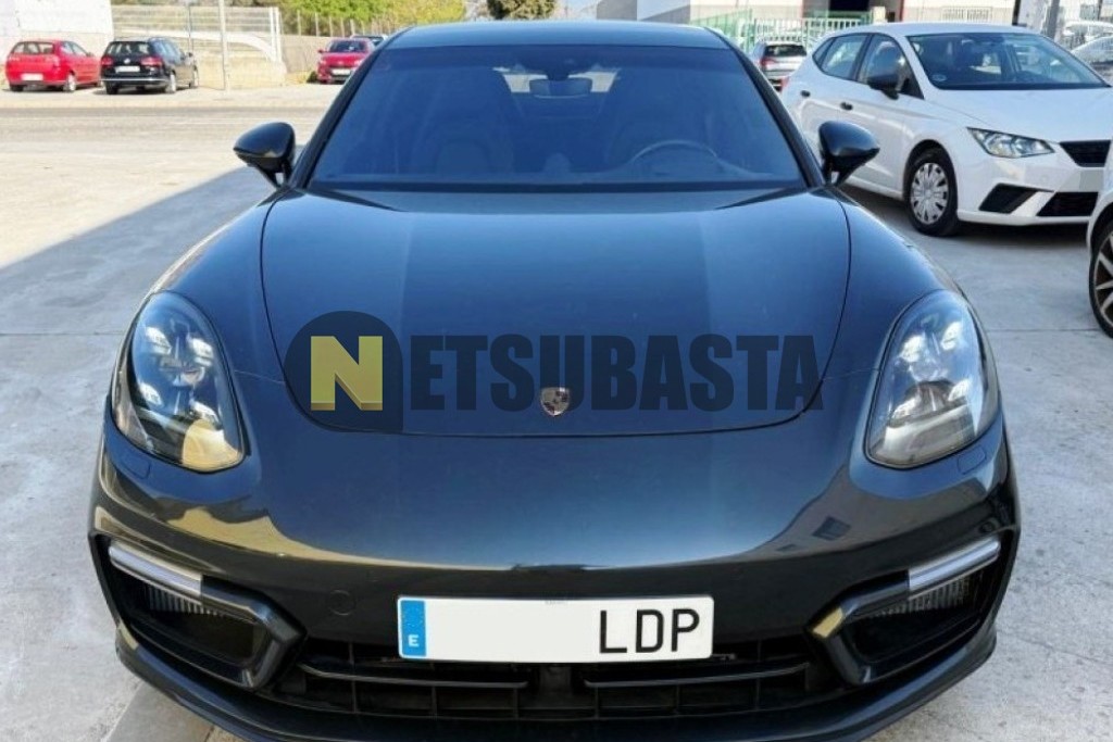 Porsche Panamera GTS 2019