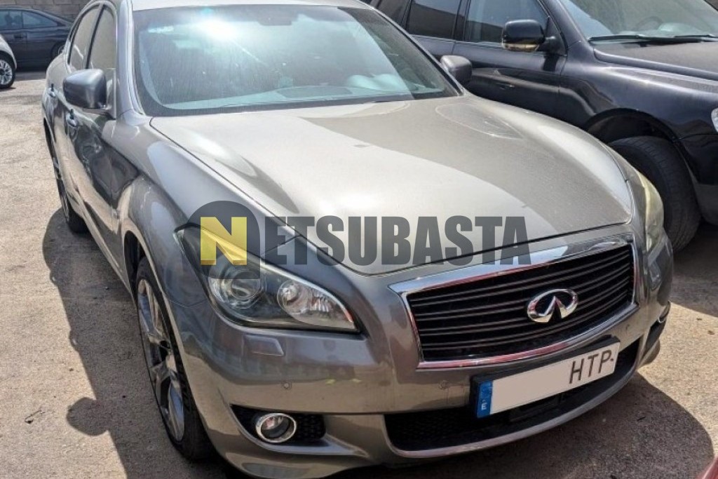 Infiniti M30d S 2013
