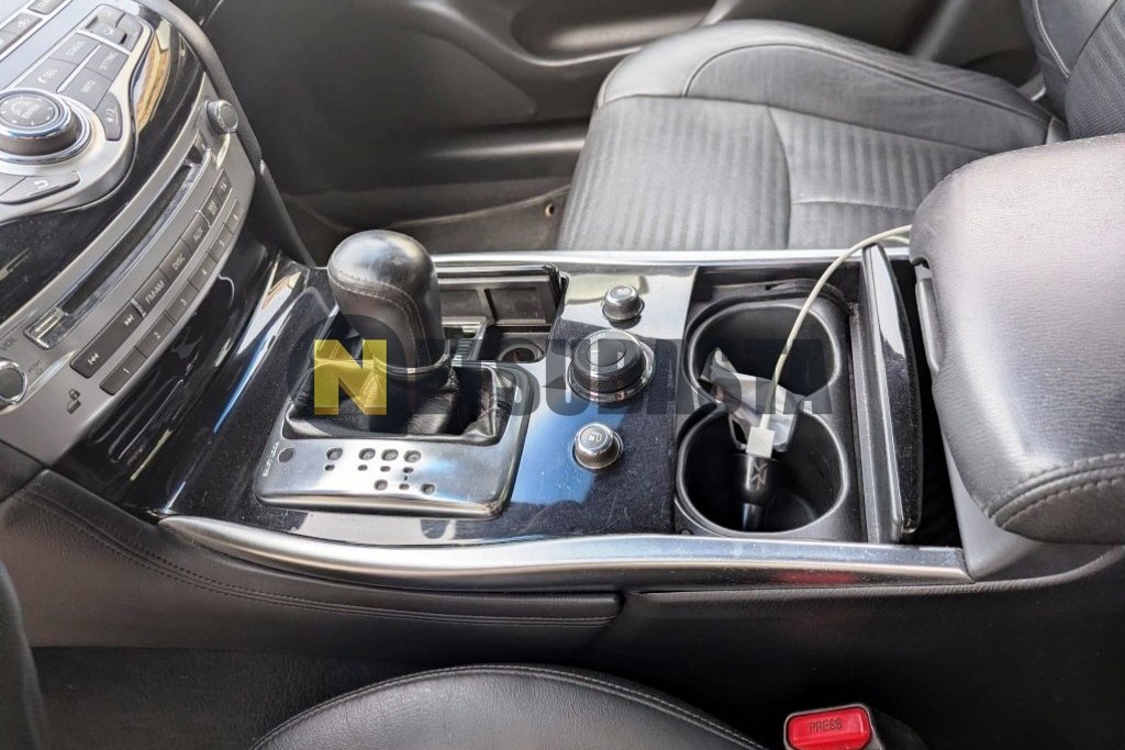 Infiniti M30d S 2013