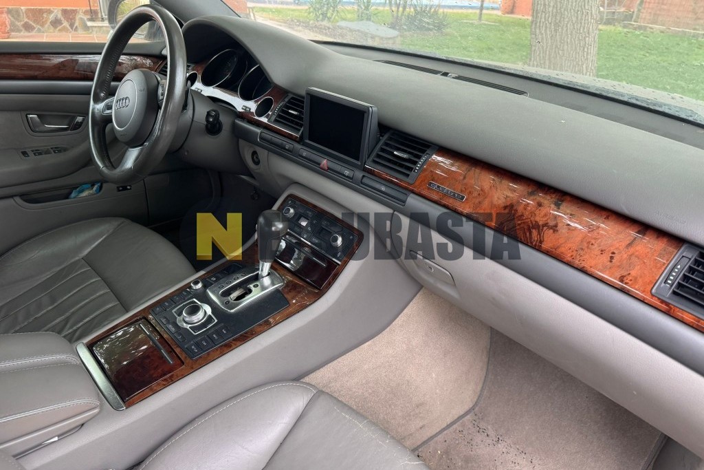 Audi A8 3.7 quattro tiptronic 6 vel. 2005