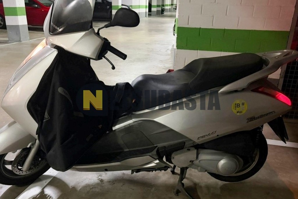 Honda FES 125 Pantheon 2006