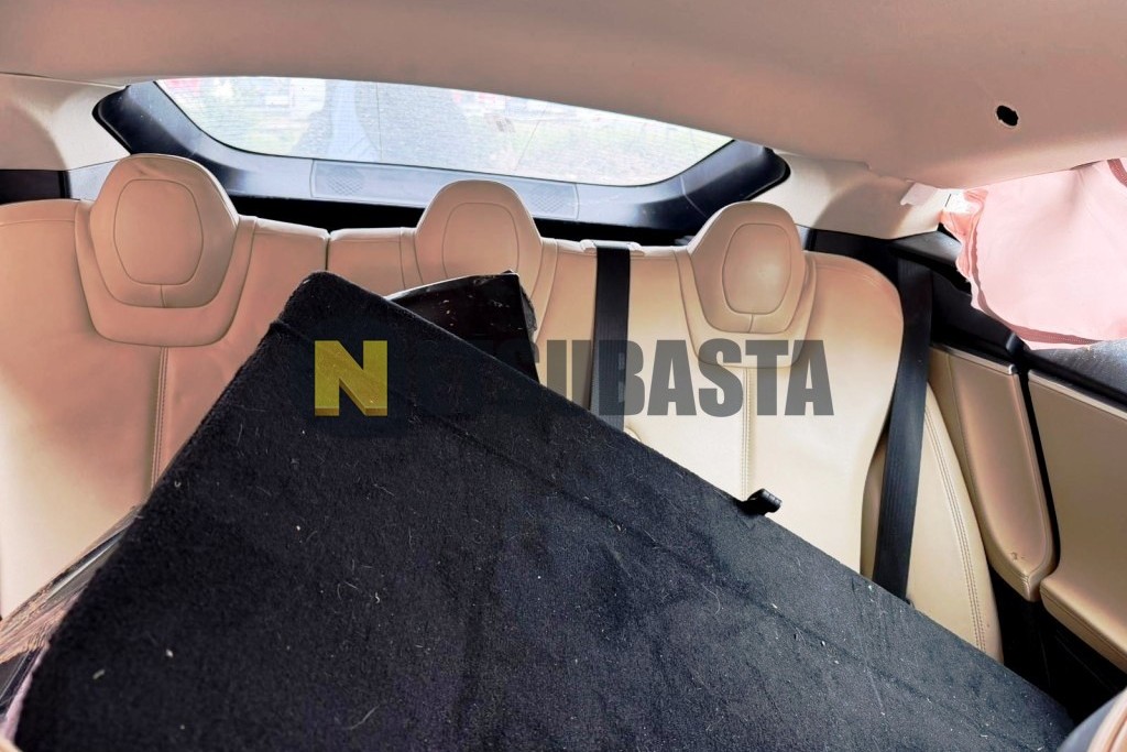 Tesla Model S 60 kWh 2014