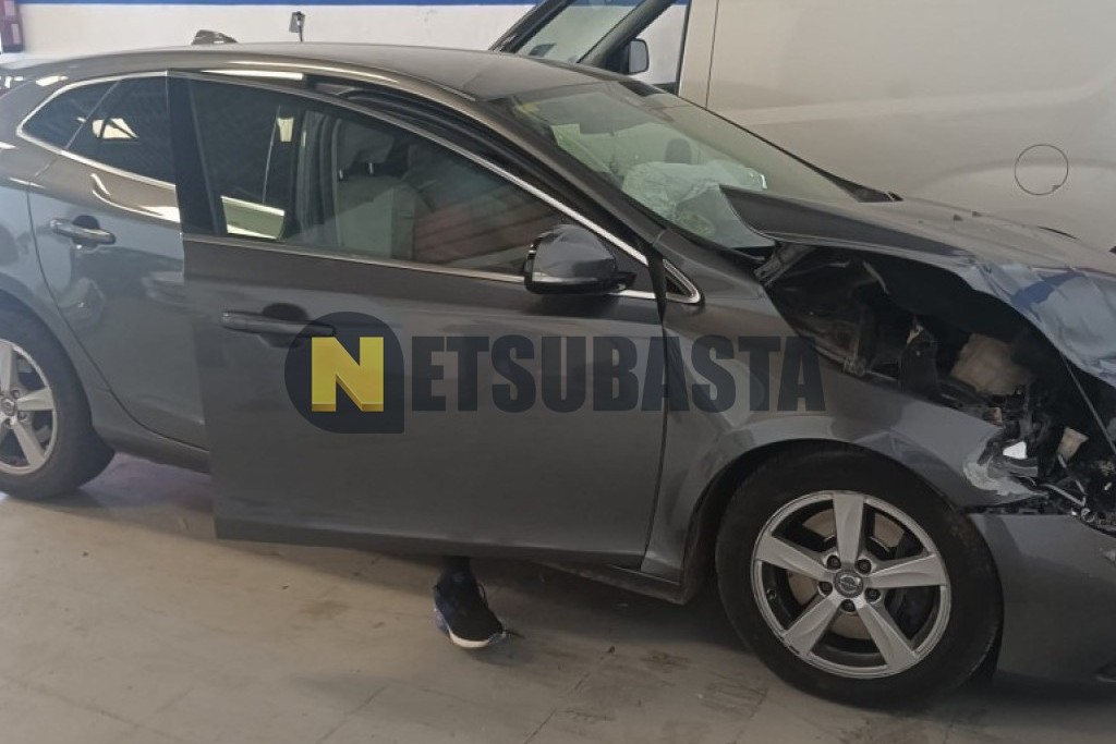 Volvo V40 D3 2013