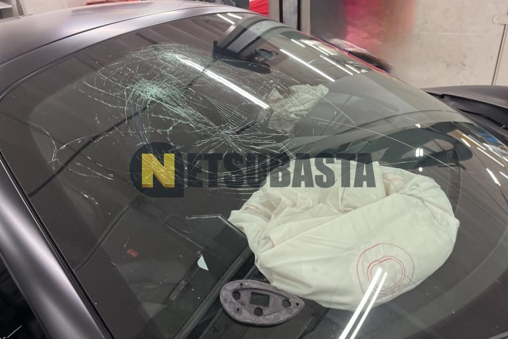 Ferrari 296 GTS 2023