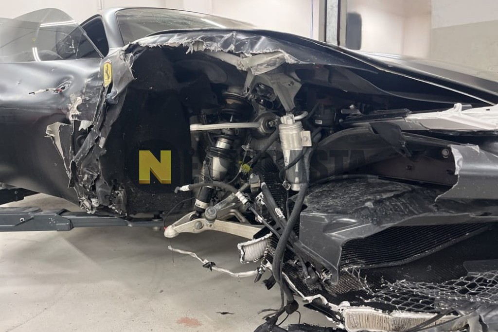 Ferrari 296 GTS 2023