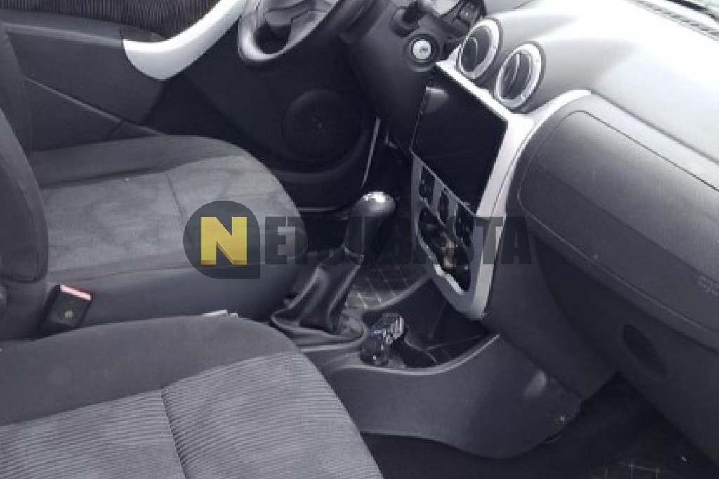 Dacia Sandero 1.2 16v 2010