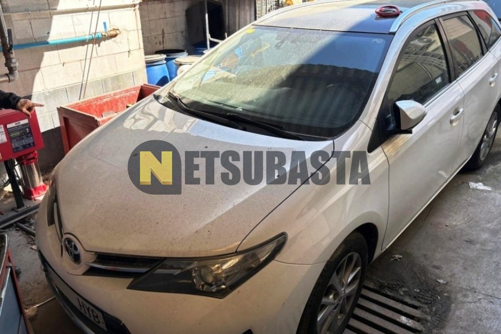 Toyota Auris Touring Sport 120D 2014