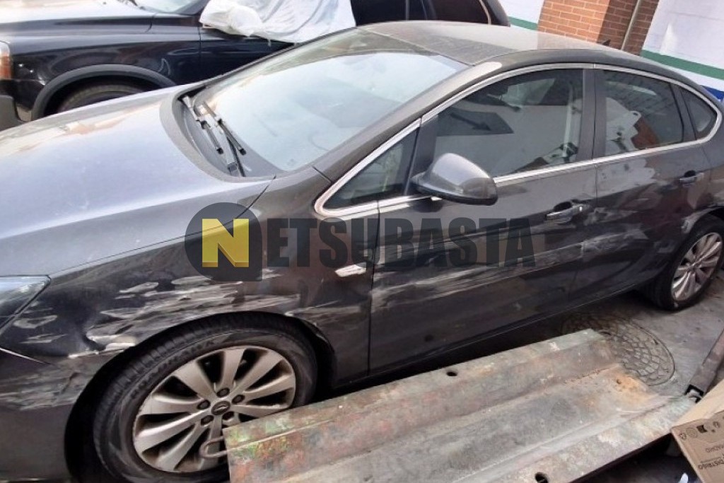 Opel Astra Sedan 1.4 Turbo 2014