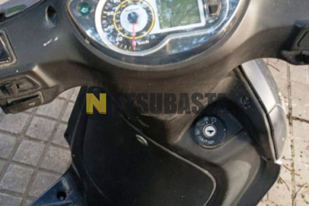 Peugeot TWEET 125 2012