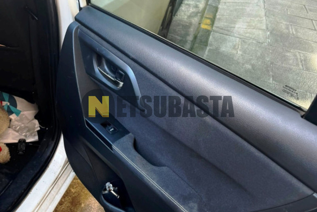 Toyota Auris Touring Sport Hybrid 2014