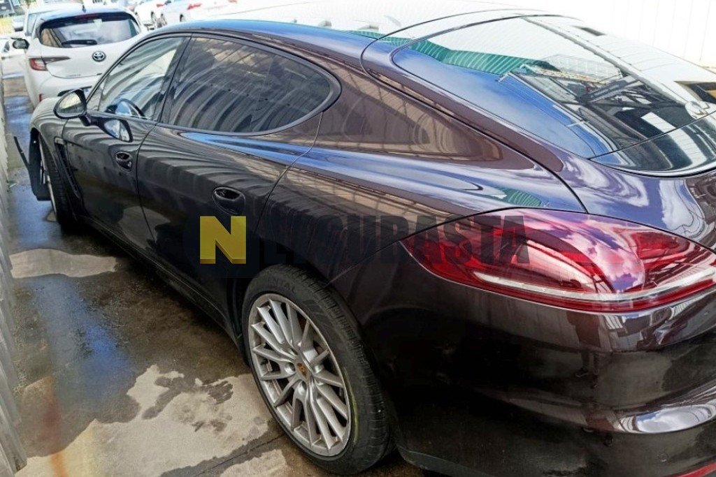 Porsche Panamera Diesel 2015