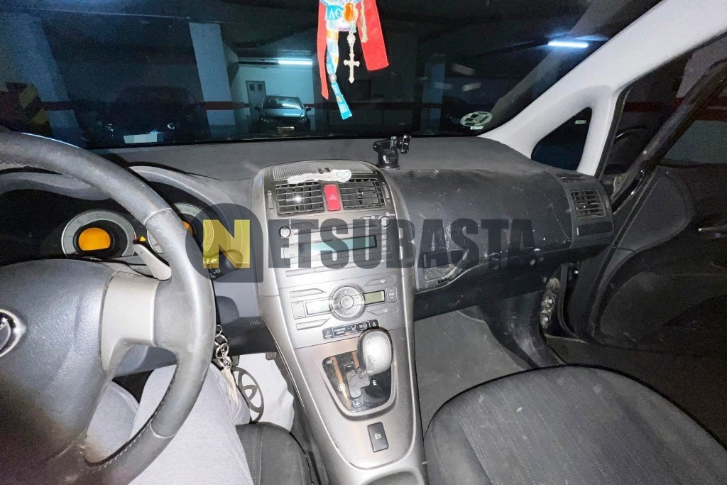 Toyota Auris 1.4 D-4D M/M 2009