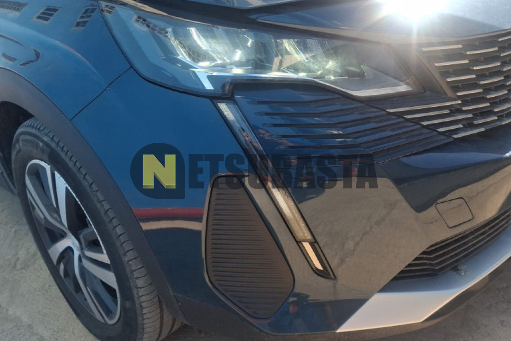 Peugeot 3008 Plug-In Hybrid e-EAT8 2024