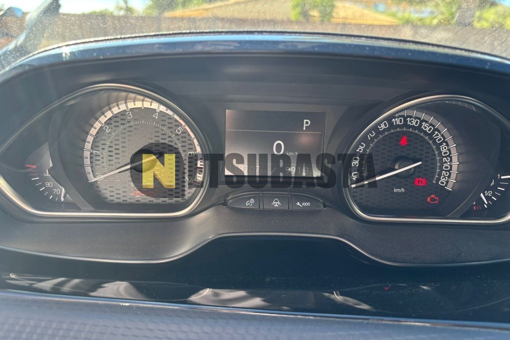 Peugeot 2008 1.2 PureTech EAT6 2017