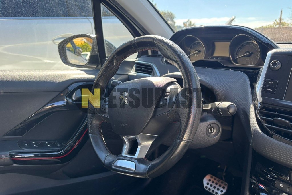 Peugeot 2008 1.2 PureTech EAT6 2017