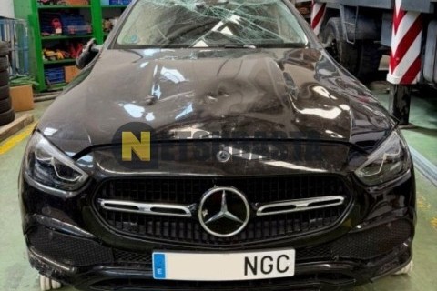 Mercedes-Benz C 220 d 4MATIC All-Terrain 2025 Mercedes-Benz C 220 d 4MATIC All-Terrain 2025