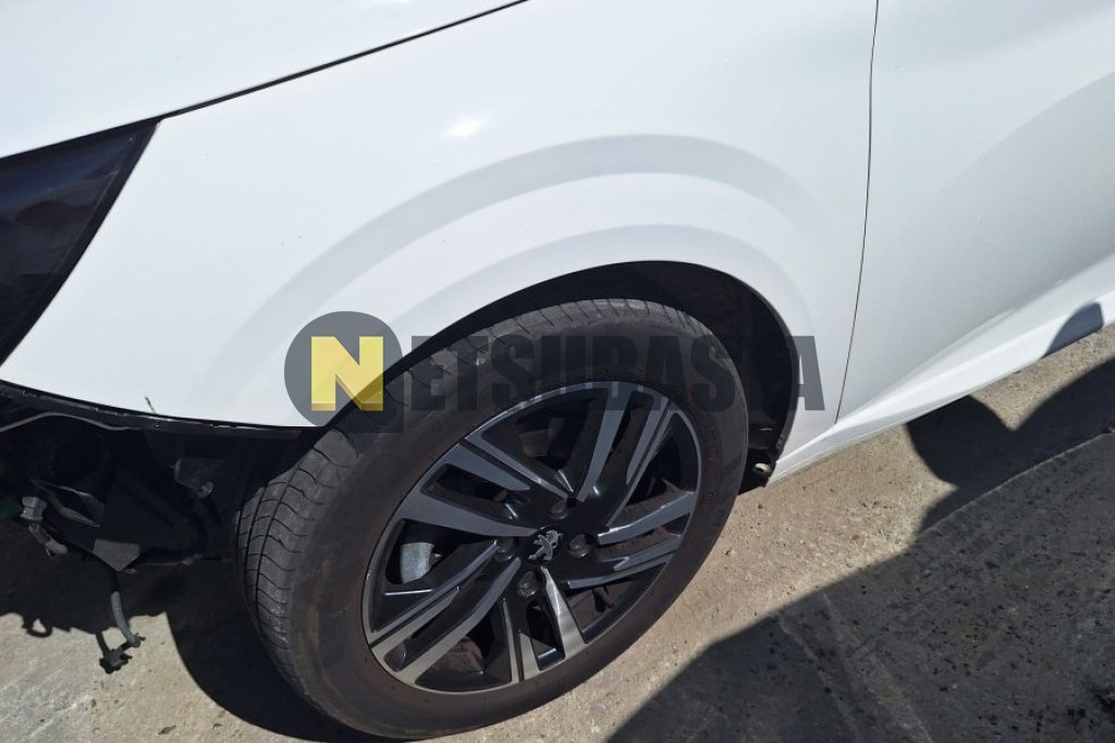 Peugeot 208 1.2 PureTech 2021