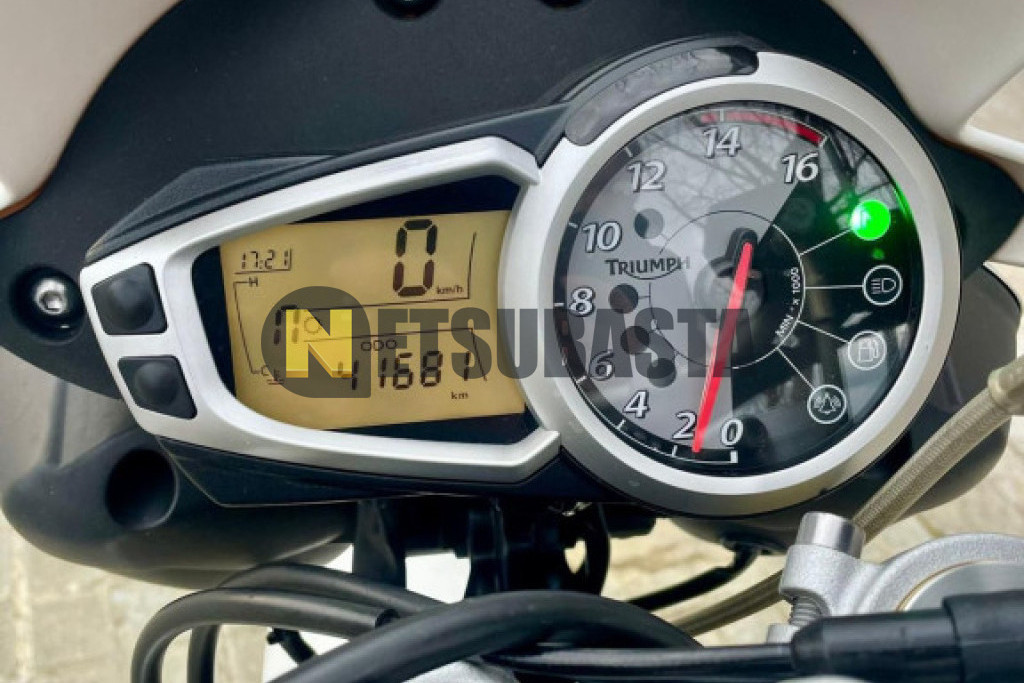 Triumph Street triple 675 2012