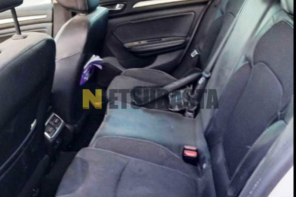Renault Megane Sport Tourer E-TECH Híbrido enchufable 2021