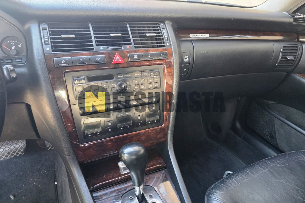 Audi A8 3.7 quattro tiptronic 5 vel. 1999