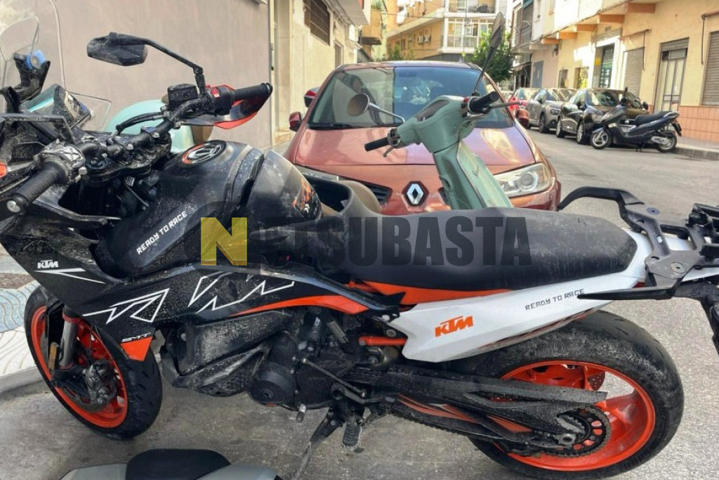 KTM 890 SMT 2024