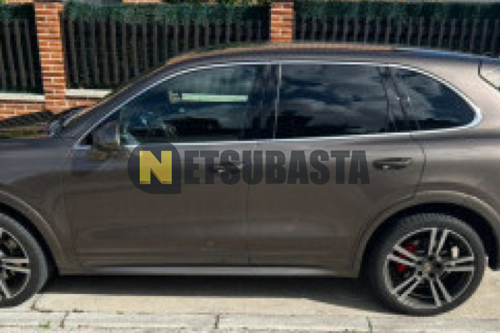 Porsche Cayenne Turbo 2012