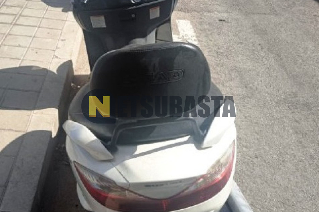 Suzuki Burgman 200 2013