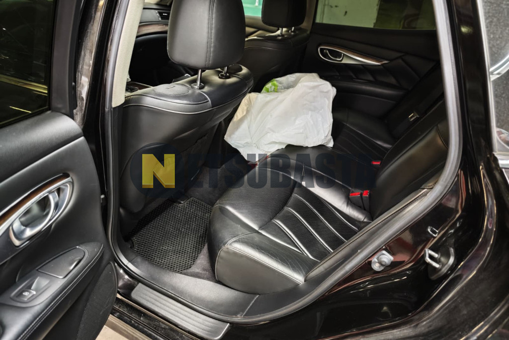 Infiniti M35h 2011