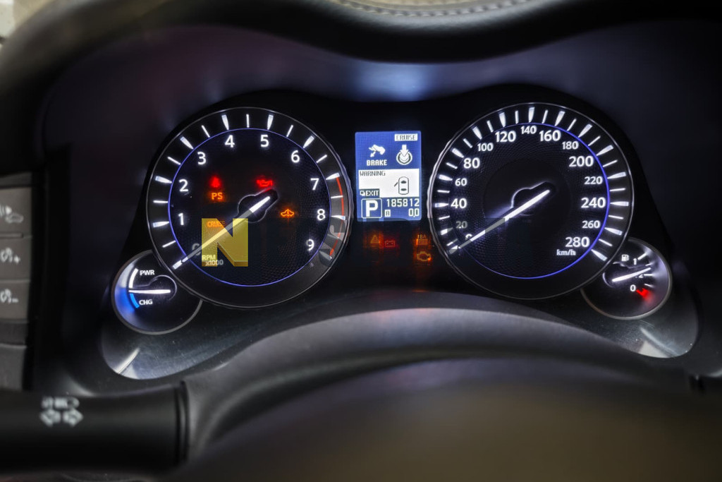 Infiniti M35h 2011