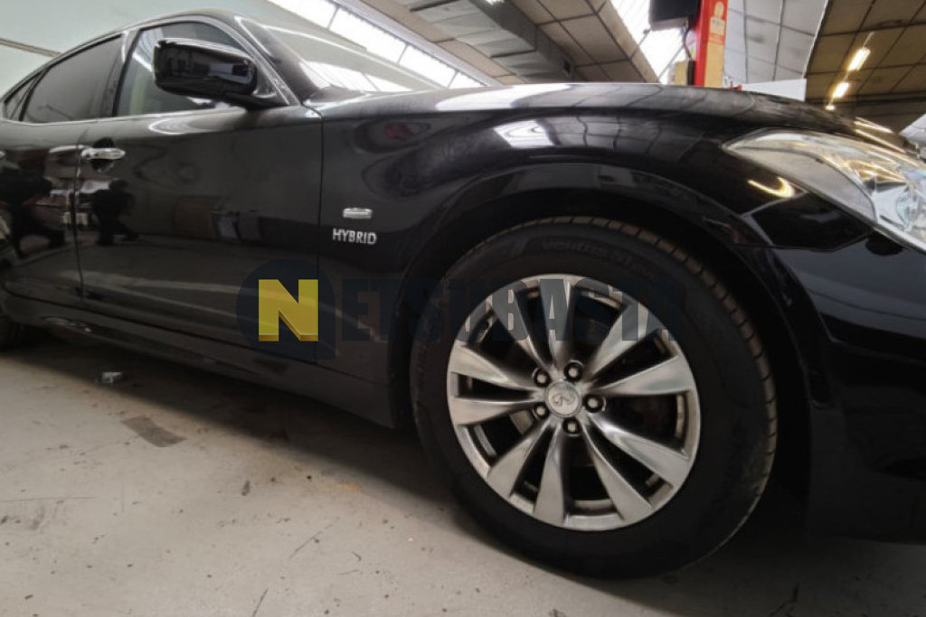Infiniti M35h 2011