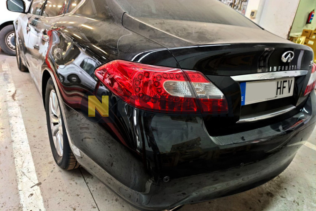 Infiniti M35h 2011