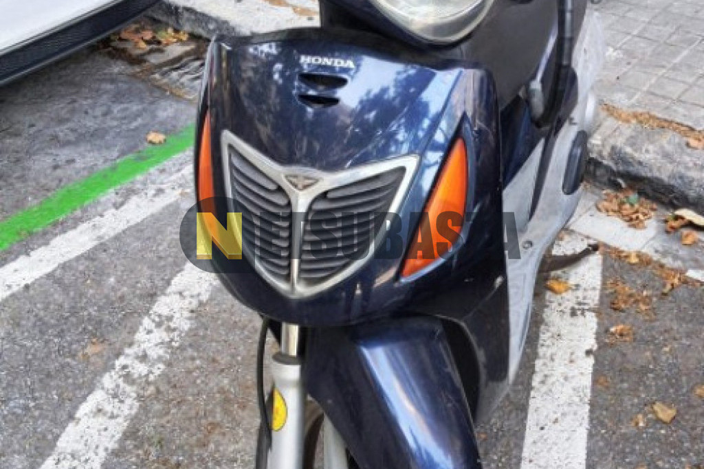 Honda Scoopy SH 150 2002