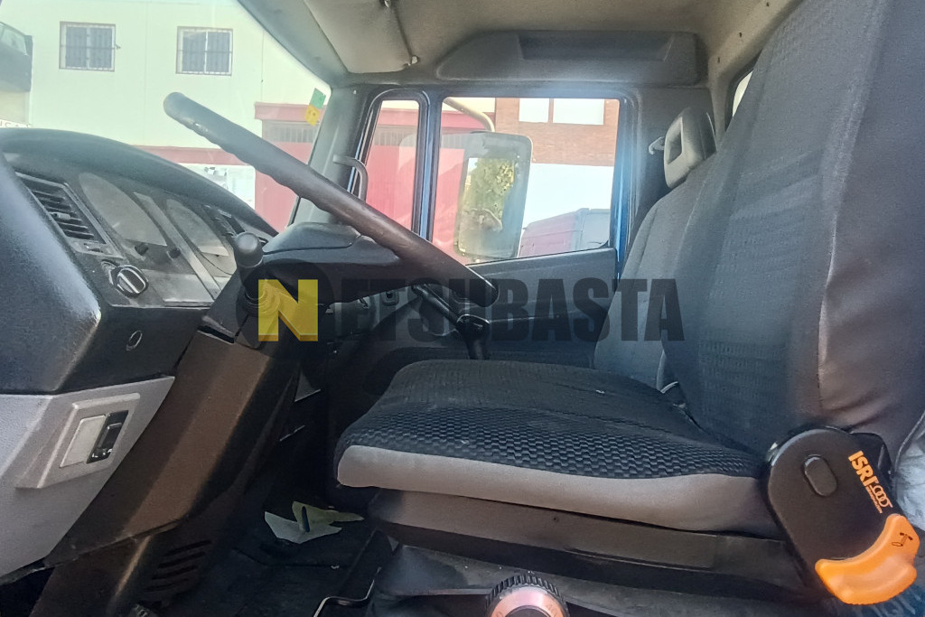 Nissan Atleon 120.35 2001