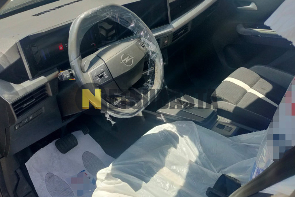 Opel Frontera Hybrid 145 2025